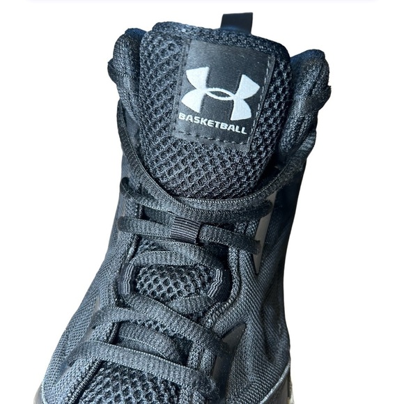UNDER ARMOUR BASKETBALL MID TOP SNEAKERS IN BLACK, MENS SIZE 10.5 - Picture 3 of 9